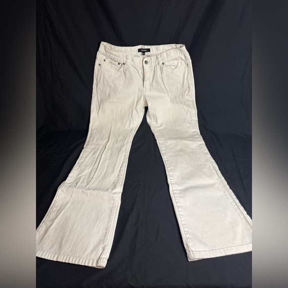 Daisy Fuentes Cream Jeans - Picture 2 of 6